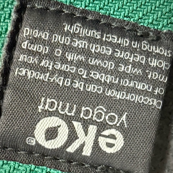 Red Manduka Yoga Mat slip proof - Picture 5 of 5